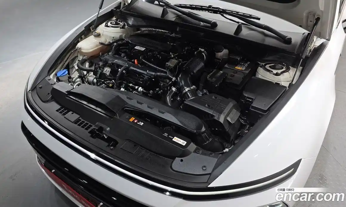 Hyundai Sonata 2023 1.6 автомат (гидро), фото 6