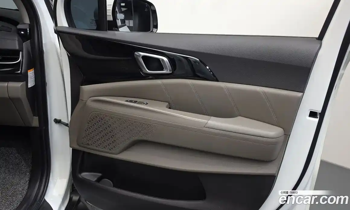 Kia Carnival 2024 1.6 автомат (гидро), фото 14