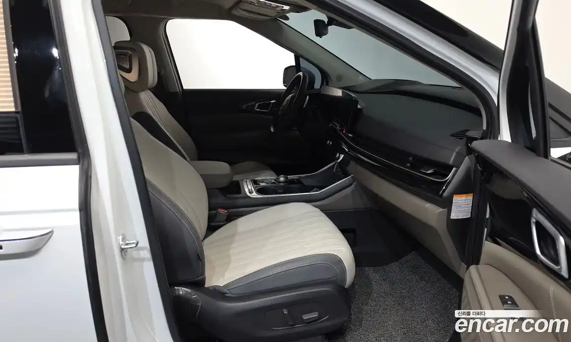 Kia Carnival 2024 1.6 автомат (гидро), фото 16