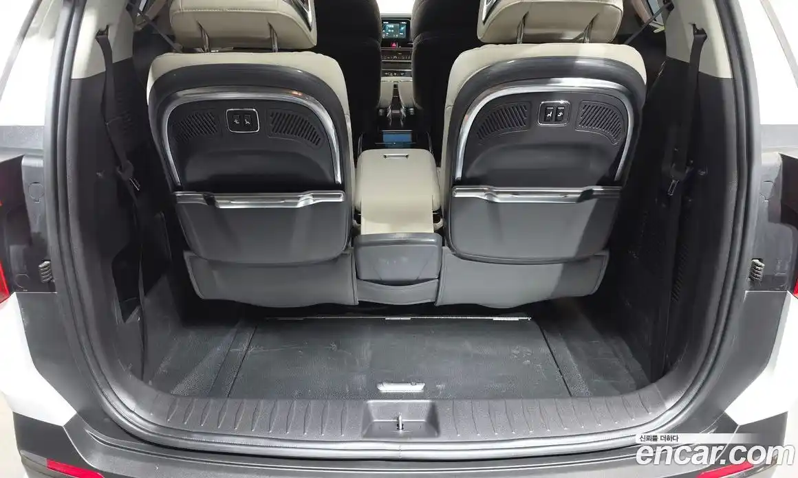 Kia Carnival 2024 1.6 автомат (гидро), фото 27