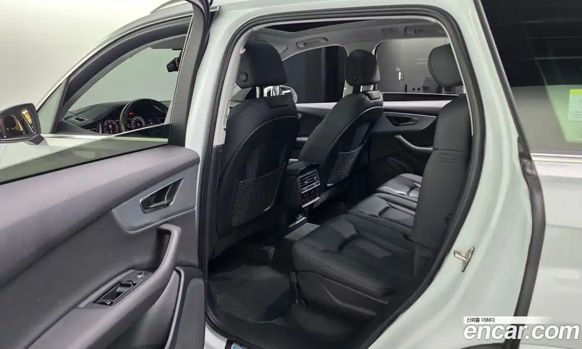 Audi Q7 2022 3.0 автомат (гидро), фото 16