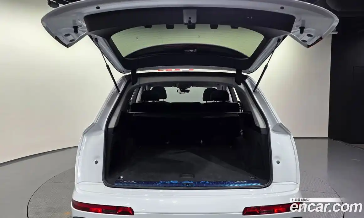 Audi Q7 2022 3.0 автомат (гидро), фото 26