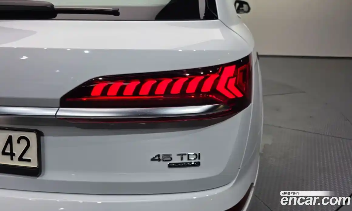 Audi Q7 2022 3.0 автомат (гидро), фото 9