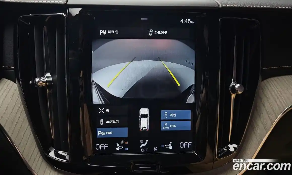 Volvo XC60 2018 2.0 автомат (гидро), фото 21