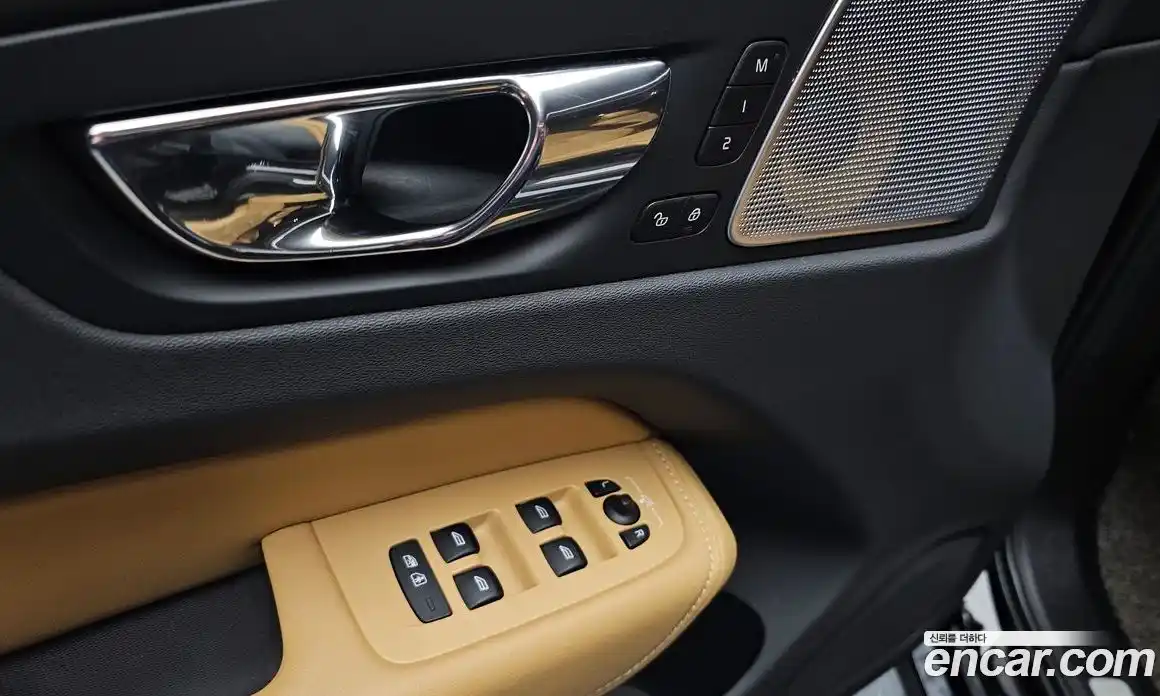 Volvo XC60 2018 2.0 автомат (гидро), фото 23