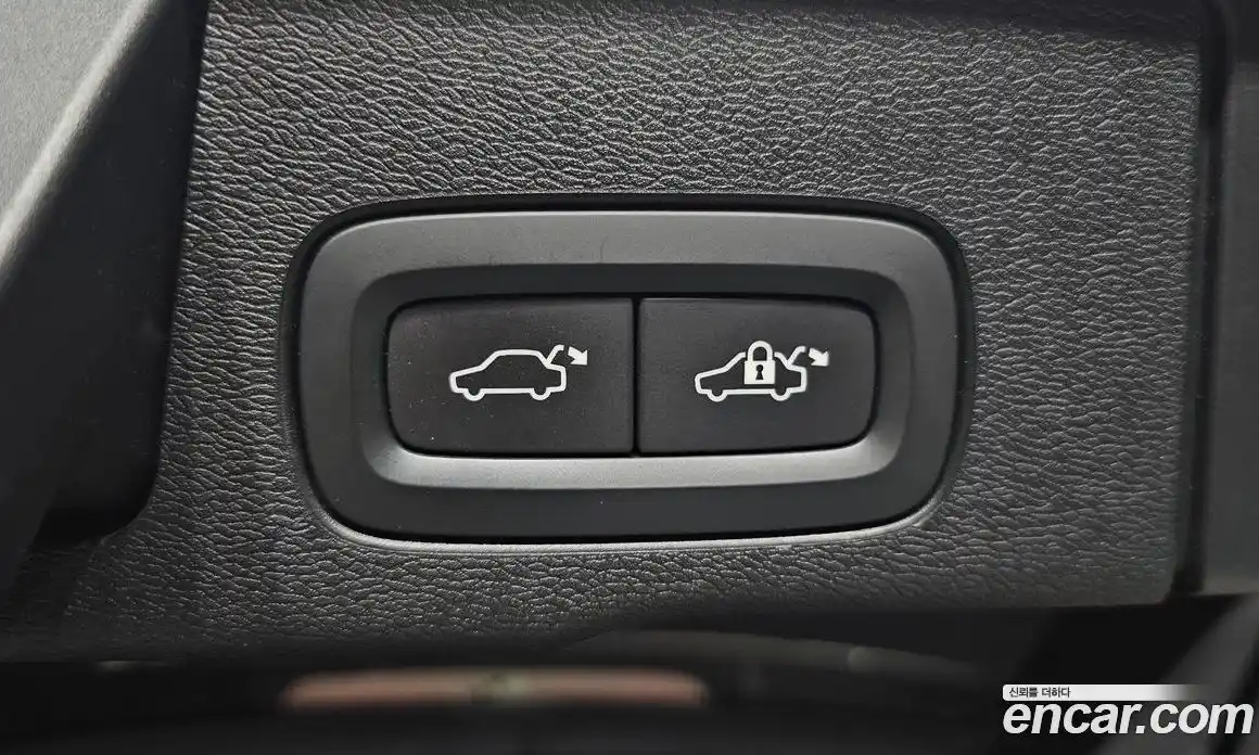 Volvo XC60 2018 2.0 автомат (гидро), фото 26
