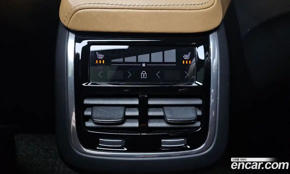 Volvo XC60 2018 2.0 автомат (гидро), фото 29