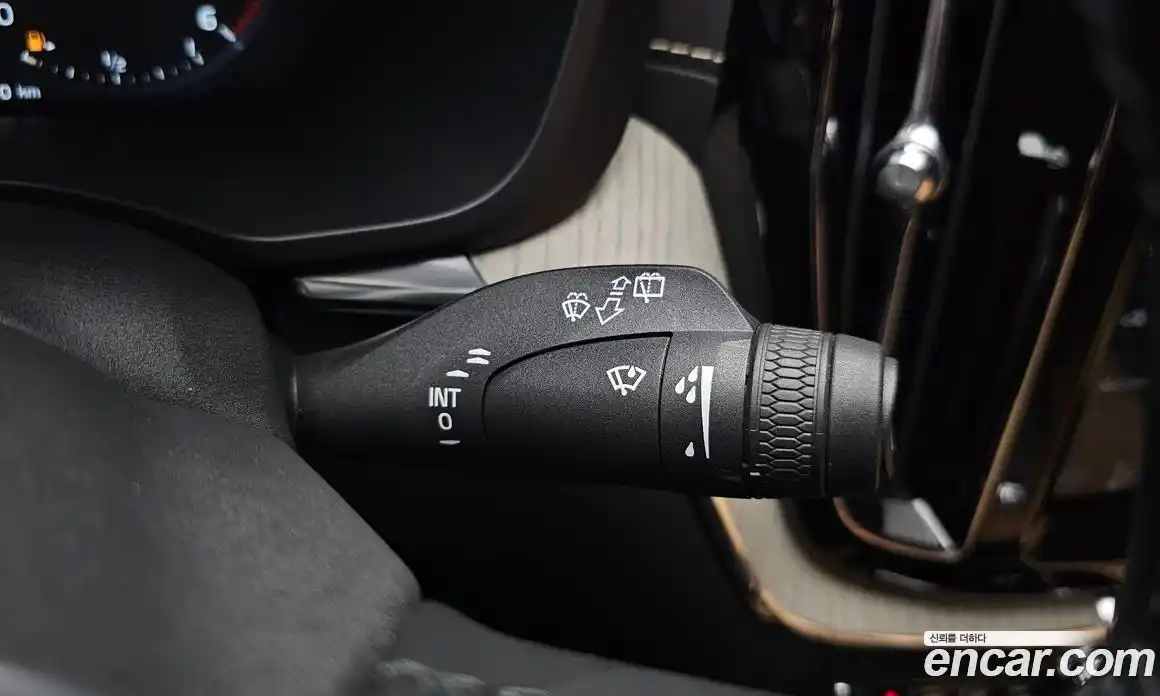Volvo XC60 2018 2.0 автомат (гидро), фото 30
