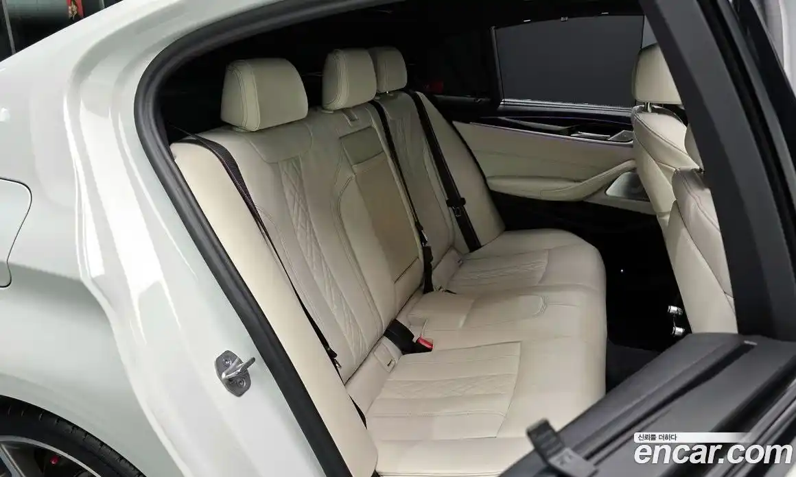 BMW 5 серия 2023 4.4 автомат (гидро), фото 17