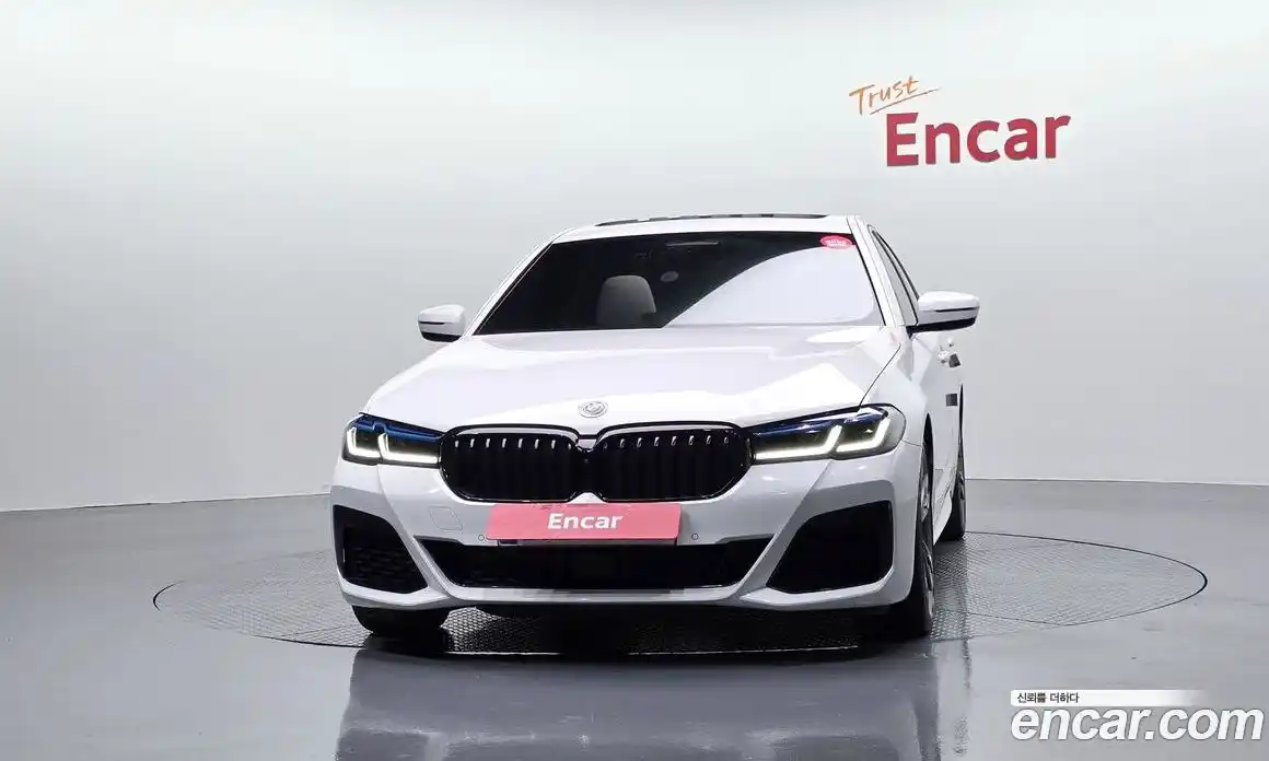 BMW 5 серия 2023 4.4 автомат (гидро), фото 3