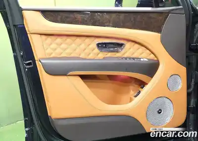 Bentley Bentayga 2021 4.0 гидро, миниатюра 12