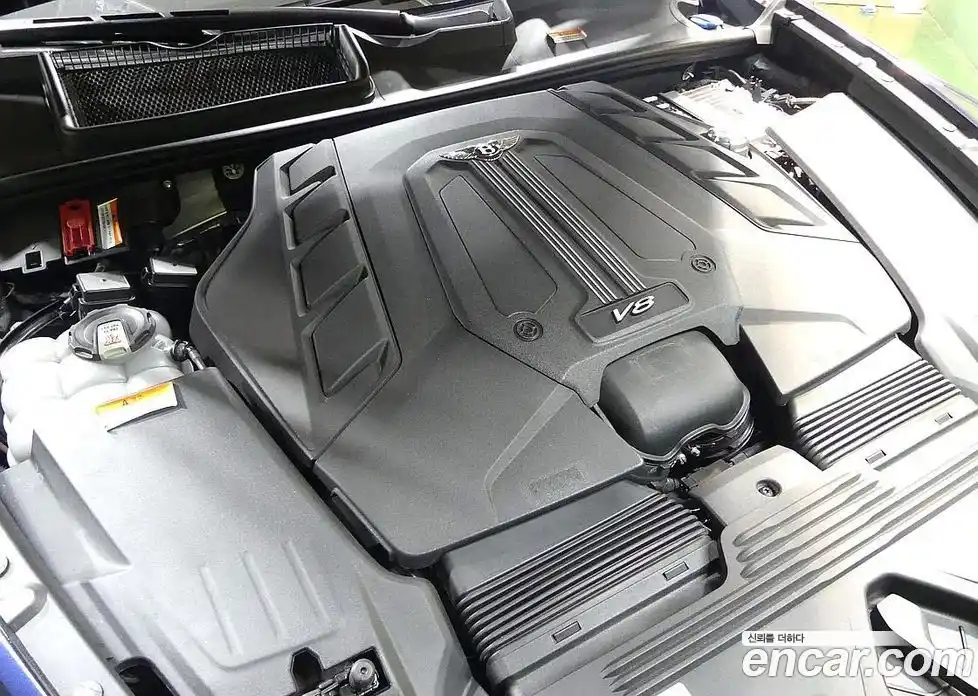 Bentley Bentayga 2021 4.0 гидро, фото 5