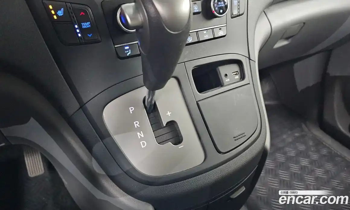 Hyundai Starex 2016 2.5 автомат (гидро), фото 9