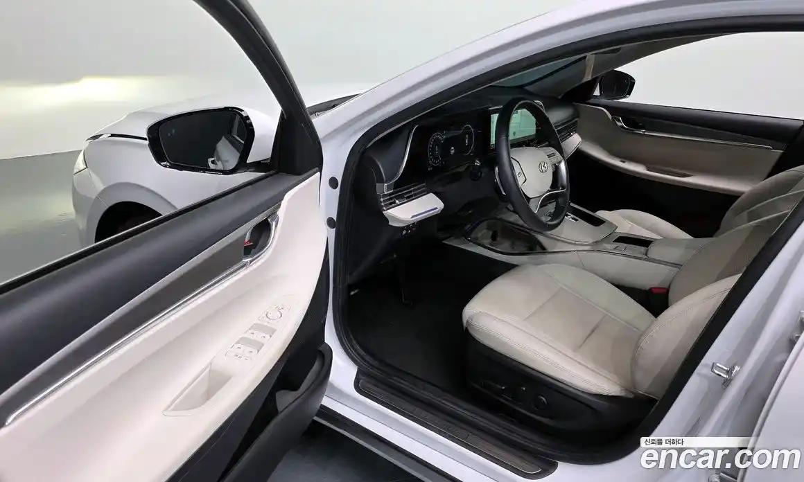 Hyundai Grandeur 2022 2.5 автомат (гидро), фото 13