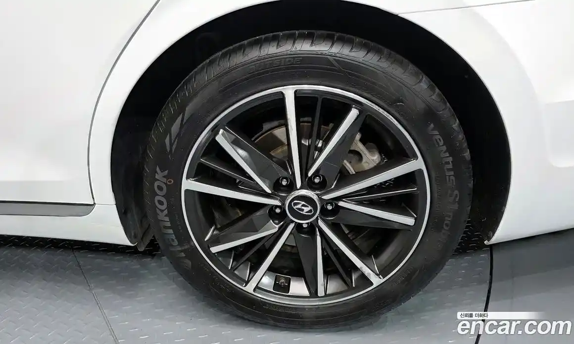 Hyundai Grandeur 2022 2.5 автомат (гидро), фото 7