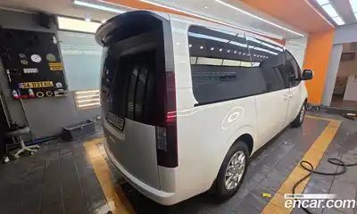 Hyundai Staria 2023 3.5 автомат (гидро), миниатюра 5