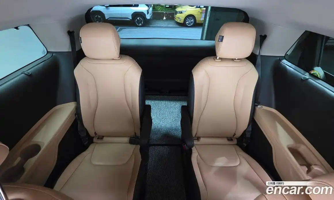 Kia Carnival 2023 2.2 автомат (гидро), фото 25