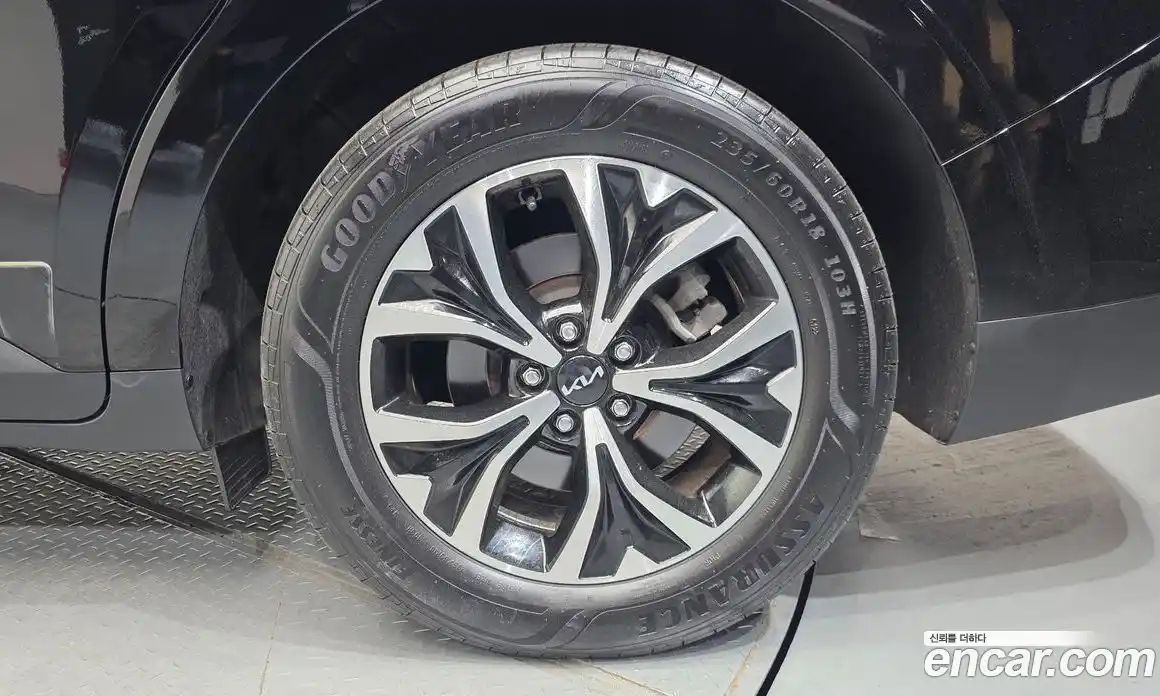 Kia Carnival 2023 2.2 автомат (гидро), фото 7
