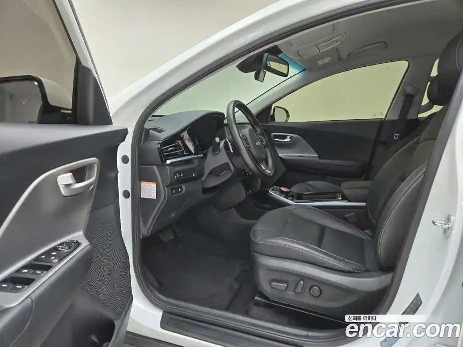 Kia Niro 2022 автомат (гидро), фото 9