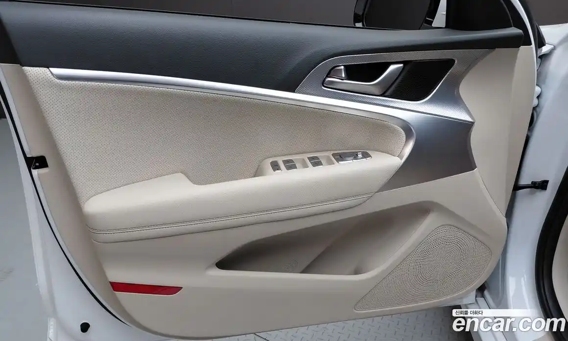 Genesis G70 2022 2.0 автомат (гидро), фото 14