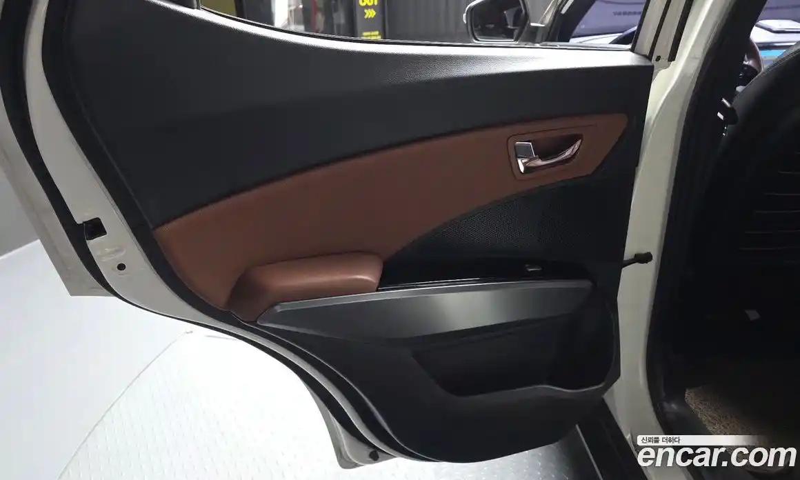 SsangYong TIBOLI 2017 1.6 автомат (гидро), фото 15