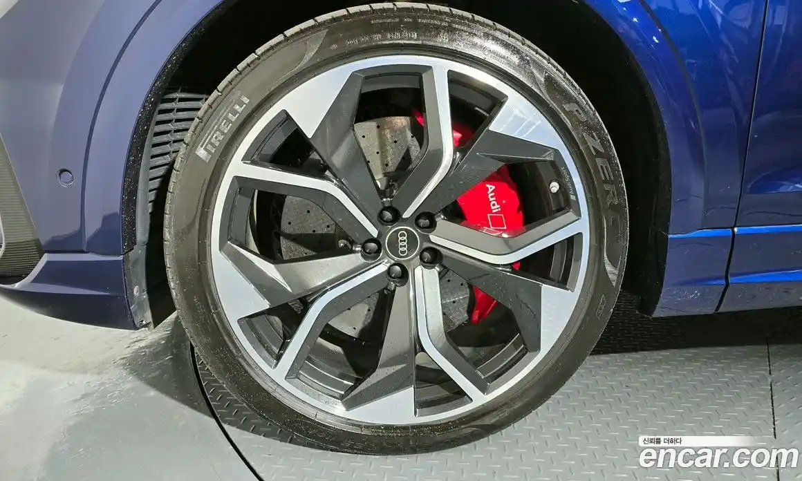 Audi RSQ8 2021 4.0 автомат (гидро), фото 5