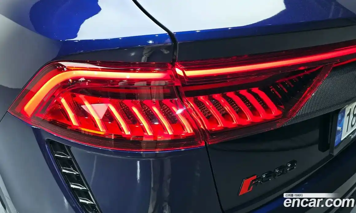 Audi RSQ8 2021 4.0 автомат (гидро), фото 9