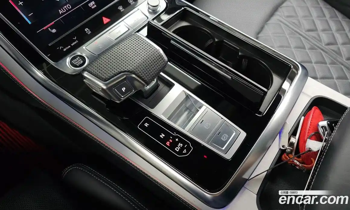 Audi Q8 2023 3.0 автомат (гидро), фото 12