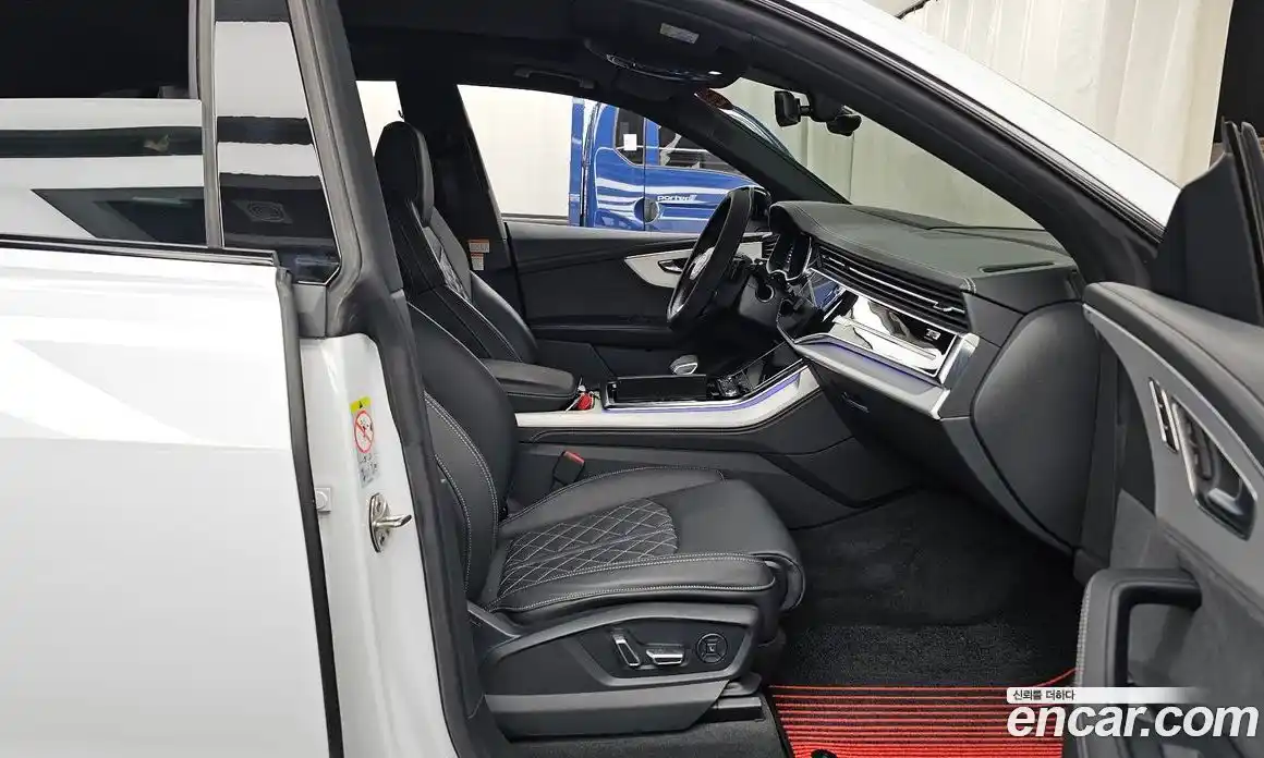 Audi Q8 2023 3.0 автомат (гидро), фото 17