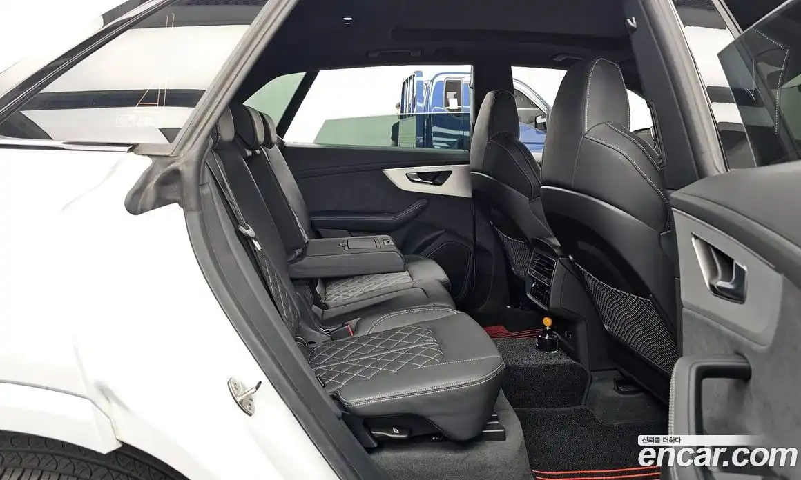 Audi Q8 2023 3.0 автомат (гидро), фото 18