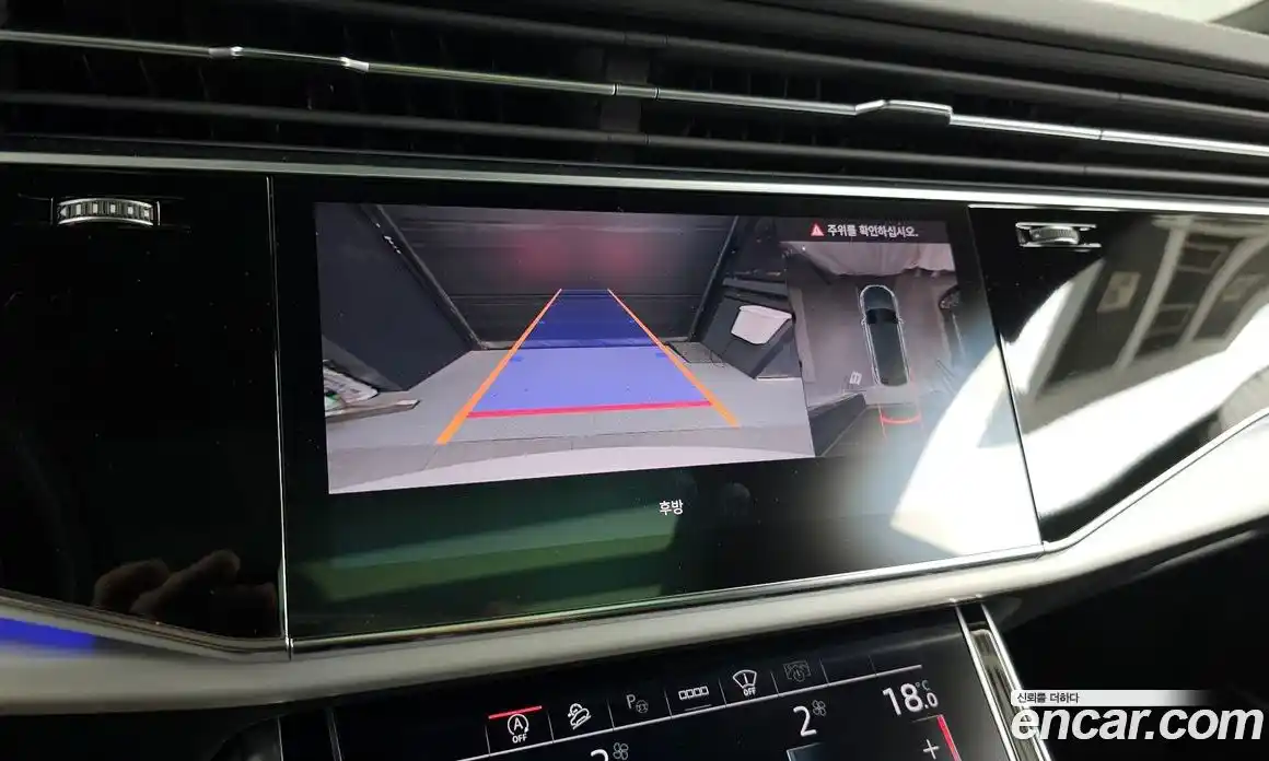 Audi Q8 2023 3.0 автомат (гидро), фото 21
