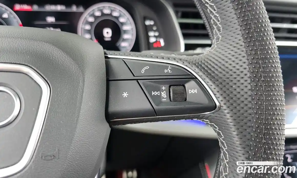 Audi Q8 2023 3.0 автомат (гидро), фото 35