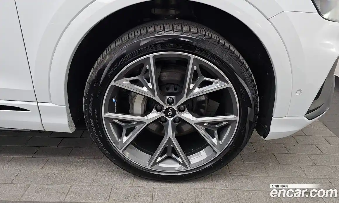 Audi Q8 2023 3.0 автомат (гидро), фото 7