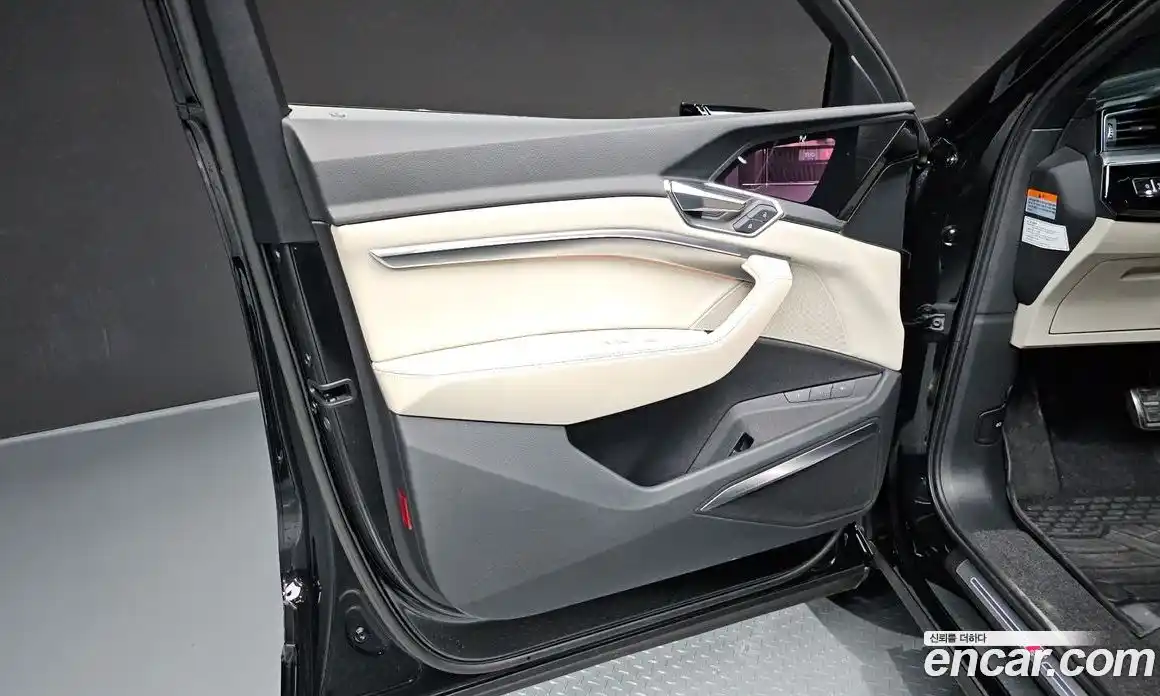 Audi e-tron 2021 0.2 автомат (гидро), фото 14