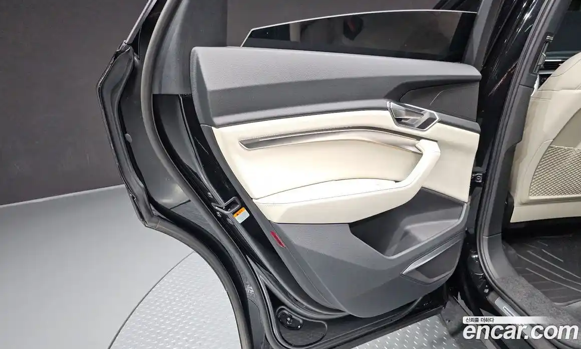 Audi e-tron 2021 0.2 автомат (гидро), фото 15