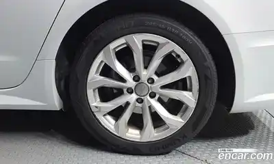 Audi A6 2018 2.0 автомат (гидро), миниатюра 7