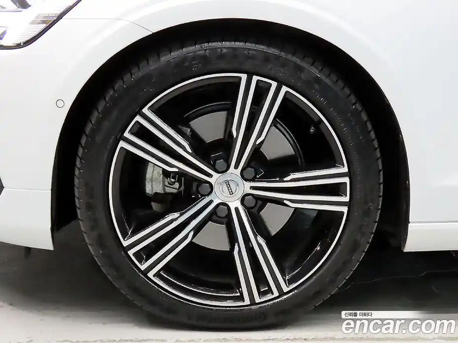 Volvo S60 2021 2.0 автомат (гидро), фото 20