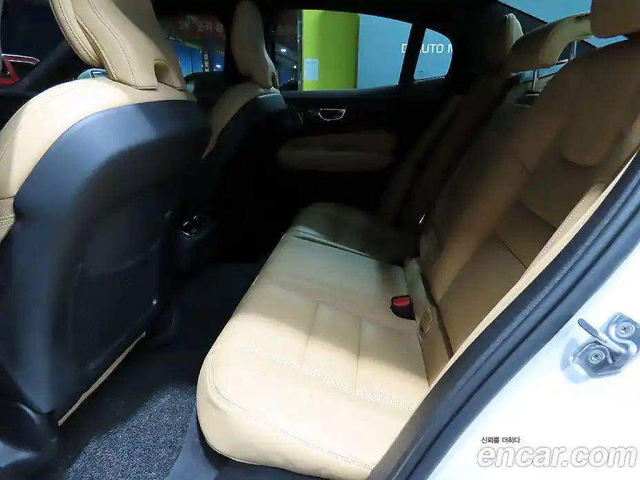 Volvo S60 2021 2.0 автомат (гидро), фото 7