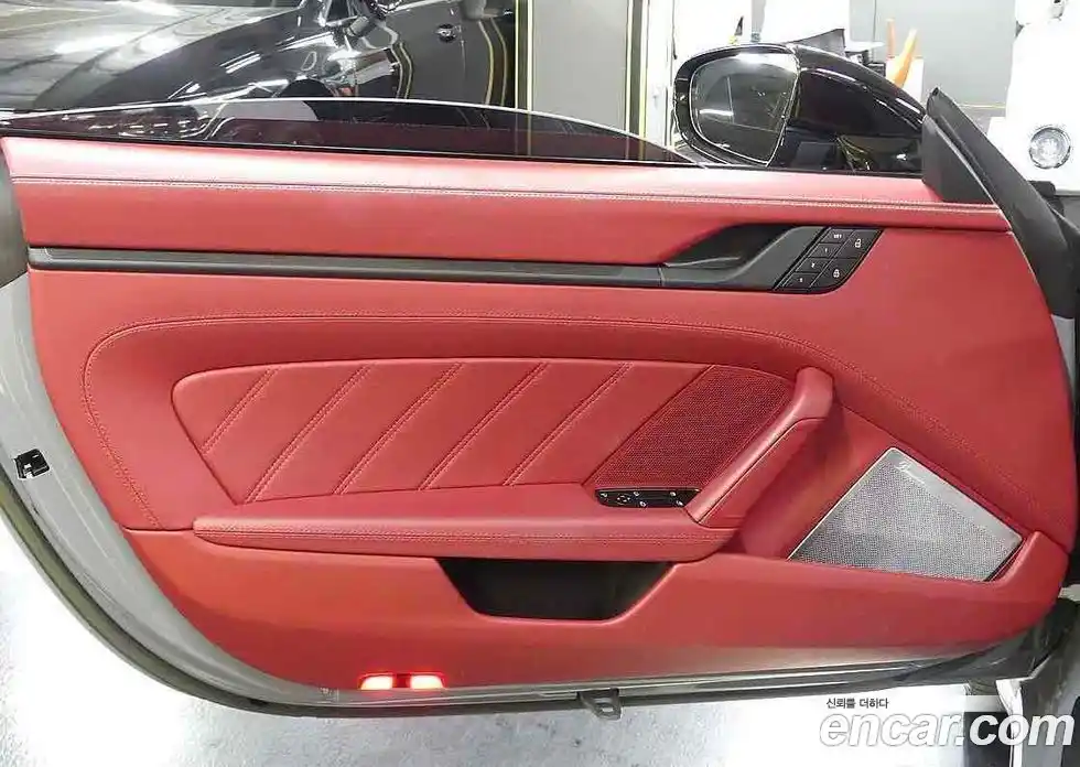 Porsche 911 2023 3.0 автомат (гидро), фото 17