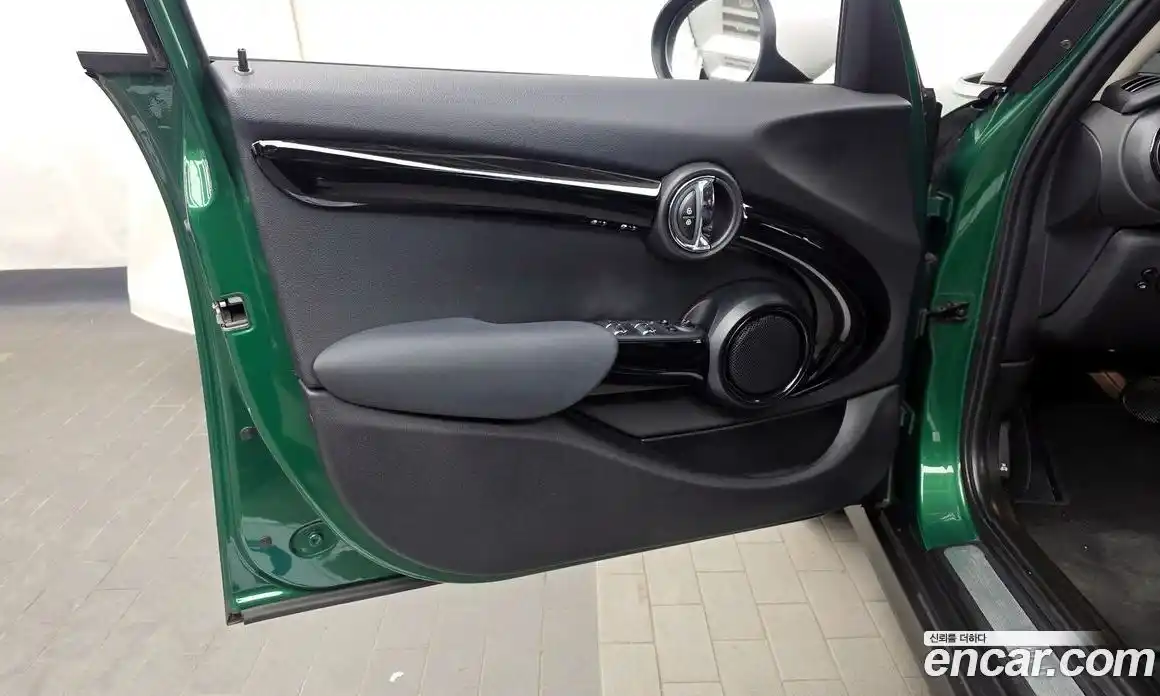 Mini Cooper 2021 1.5 автомат (гидро), фото 14