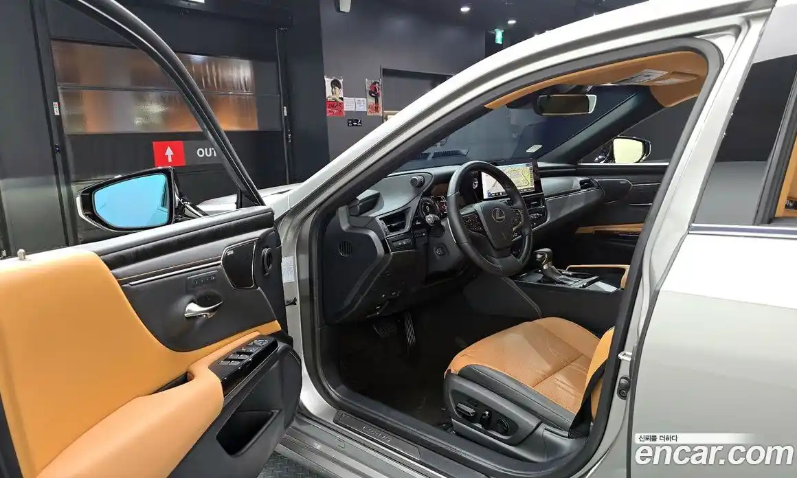 Lexus ES 2023 2.5 гидро, фото 13