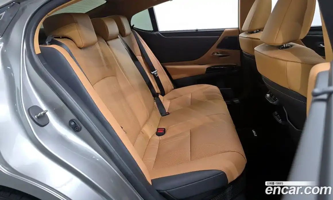 Lexus ES 2023 2.5 гидро, фото 17