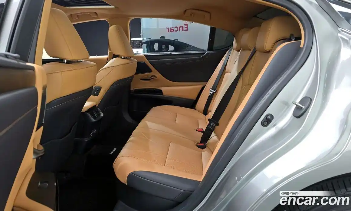 Lexus ES 2023 2.5 гидро, фото 18