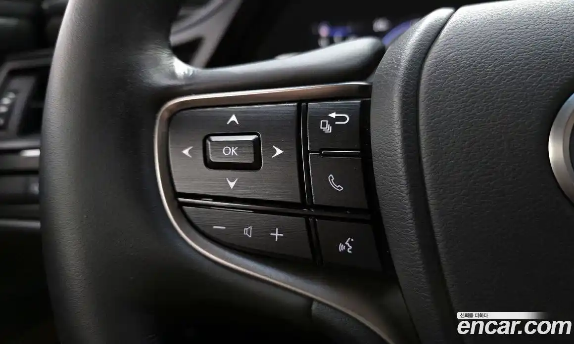 Lexus ES 2023 2.5 гидро, фото 31