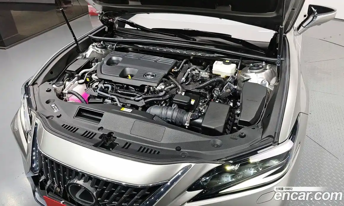 Lexus ES 2023 2.5 гидро, фото 6