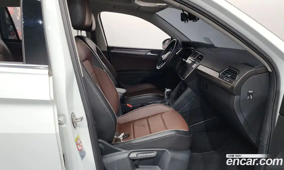 Volkswagen Tiguan 2022 2.0 автомат (гидро), фото 16