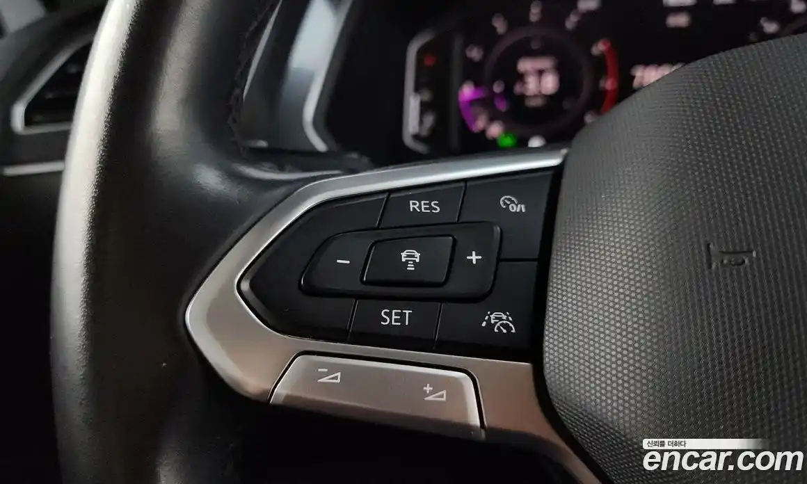 Volkswagen Tiguan 2022 2.0 автомат (гидро), фото 23