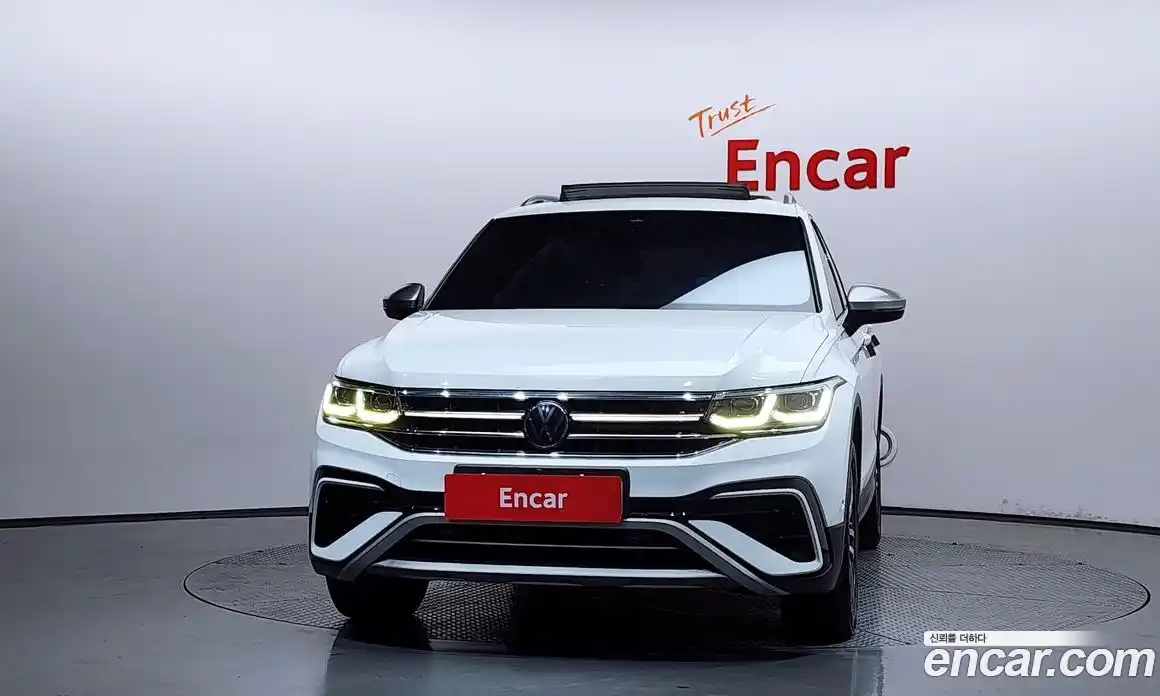 Volkswagen Tiguan 2022 2.0 автомат (гидро), фото 3