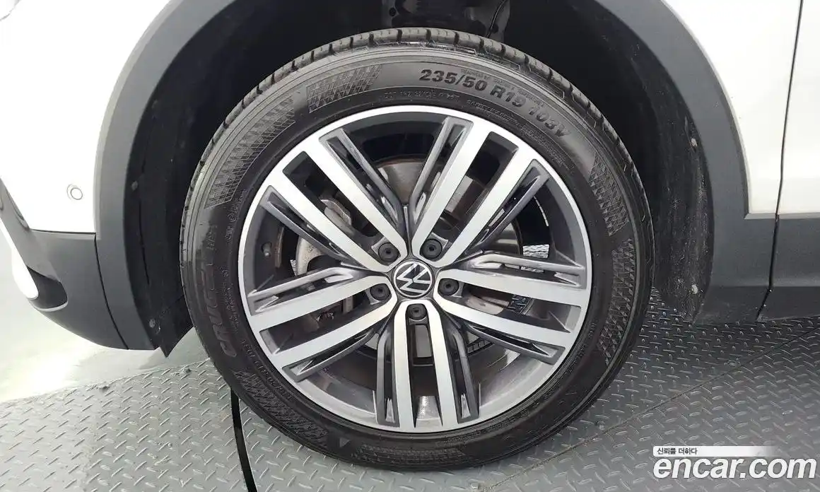 Volkswagen Tiguan 2022 2.0 автомат (гидро), фото 5