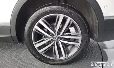 Volkswagen Tiguan 2022 2.0 автомат (гидро), миниатюра 7